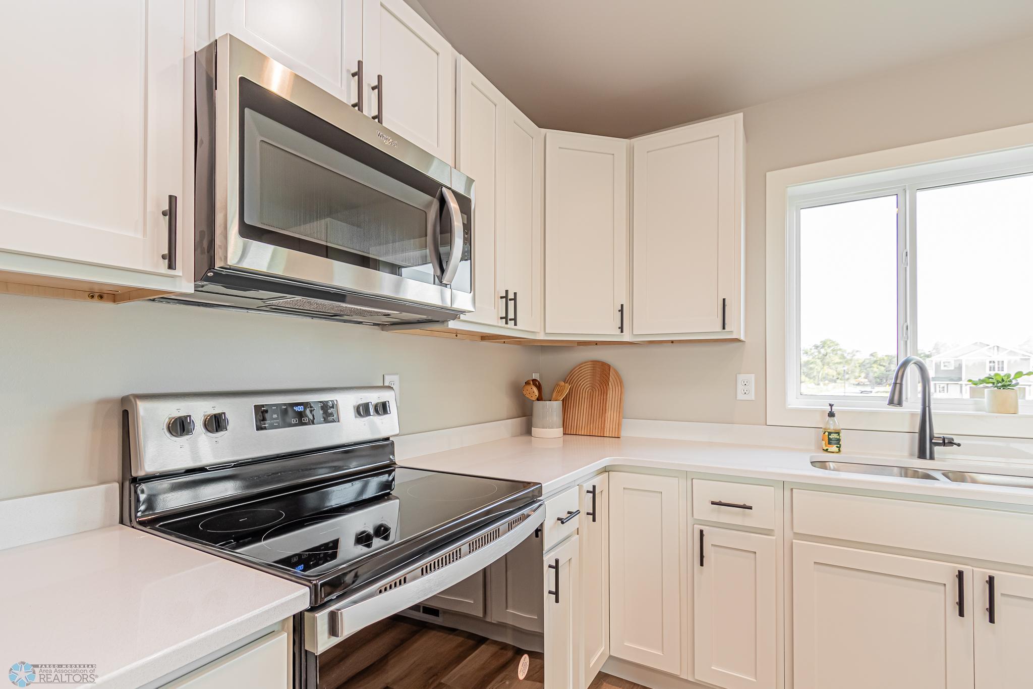 1158 Jill Drive W, West Fargo, ND 58078-10.jpg