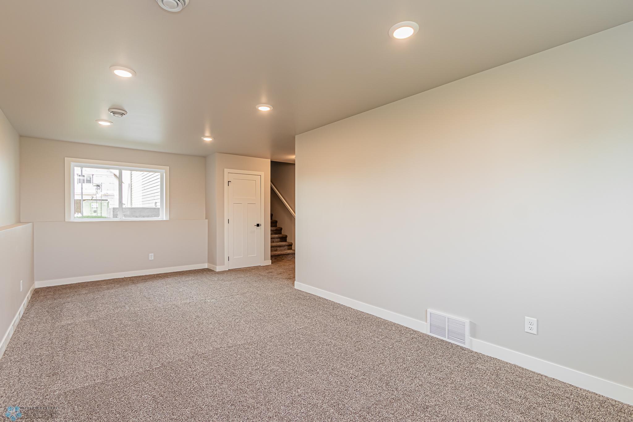 1158 Jill Drive W, West Fargo, ND 58078-18.jpg