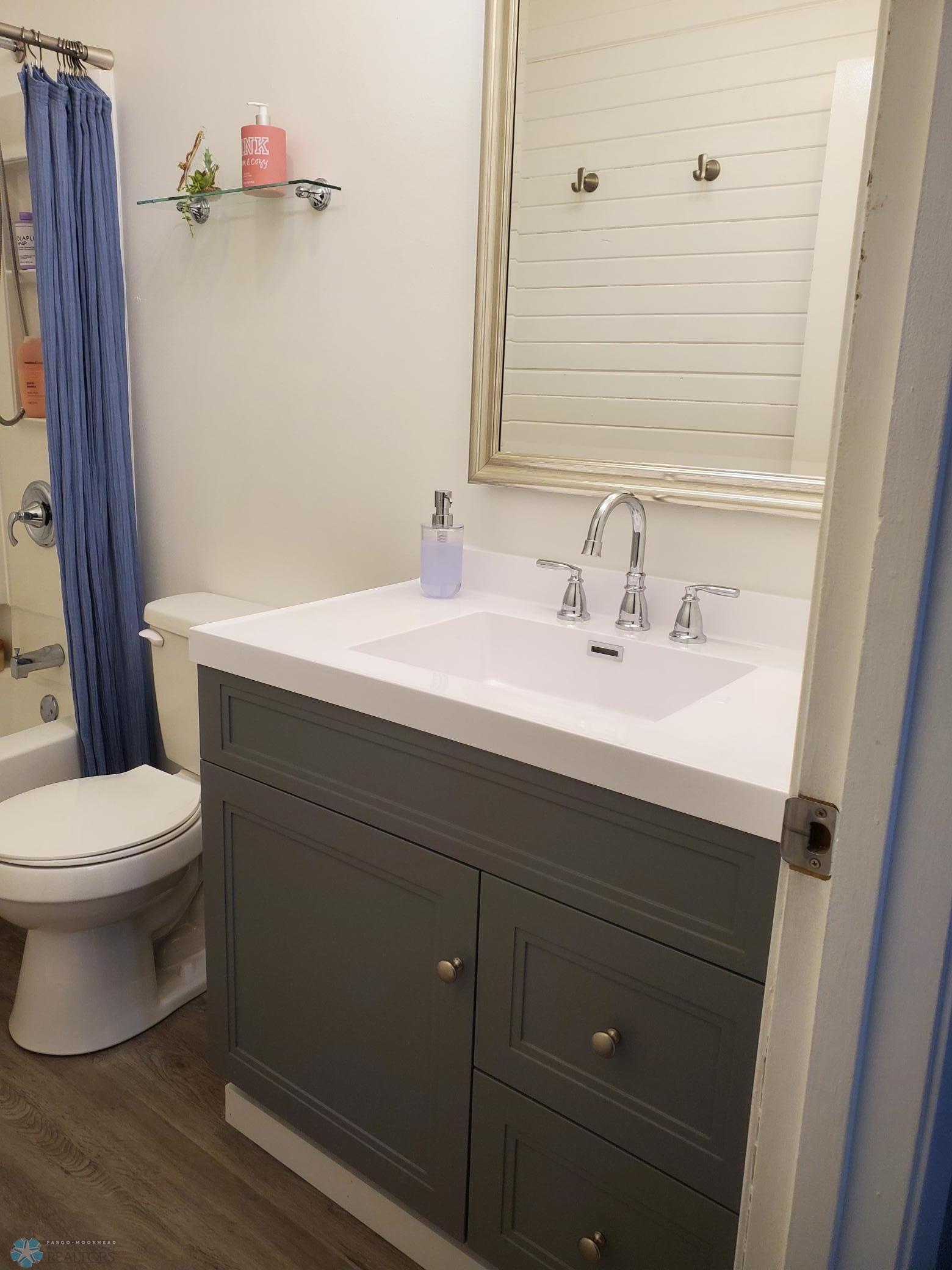 Full bath_upper.jpg