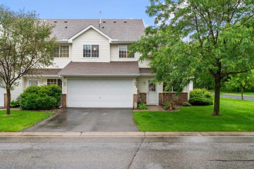 Welcome to this stunning end unit townhome in Farmington!