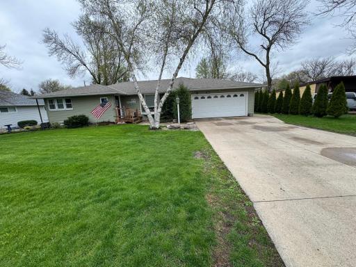 1325 Crestview Road, Albert Lea, MN 56007