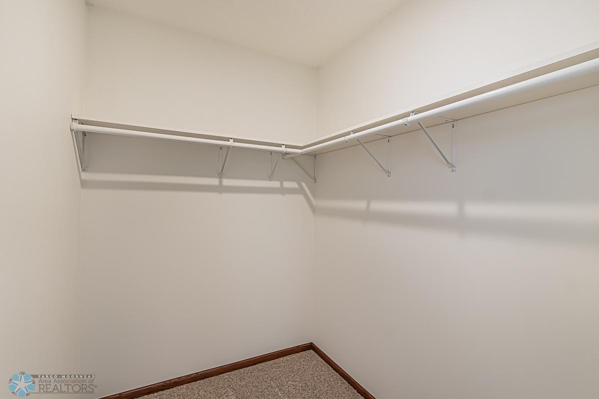 Bedroom1_Closet_1.jpg