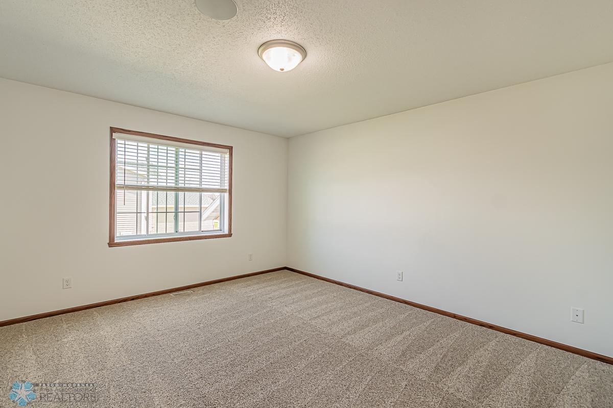 Bedroom2_1.jpg