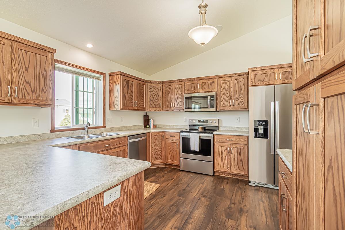 Kitchen_2.jpg