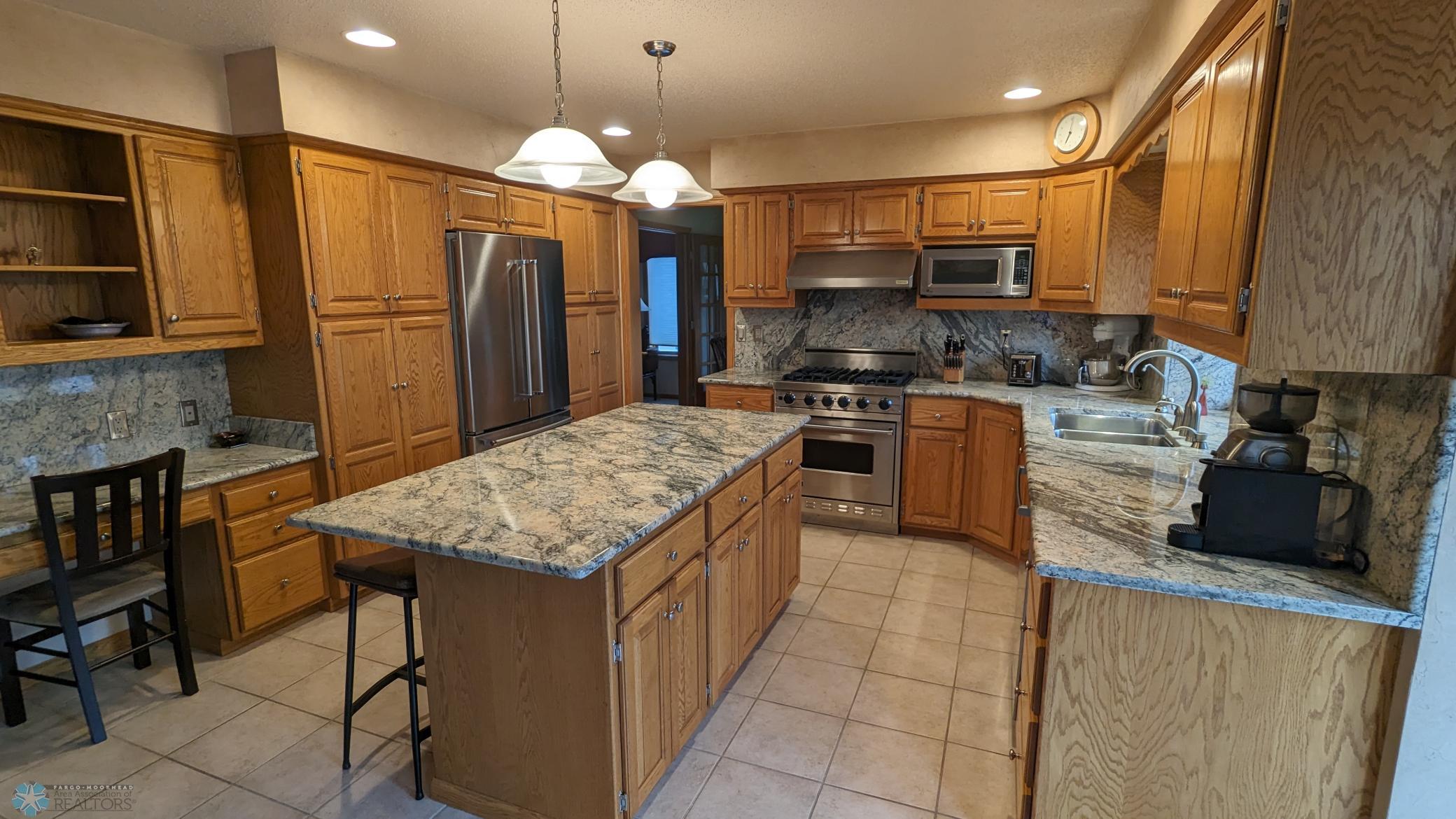 Kitchen Right.jpg