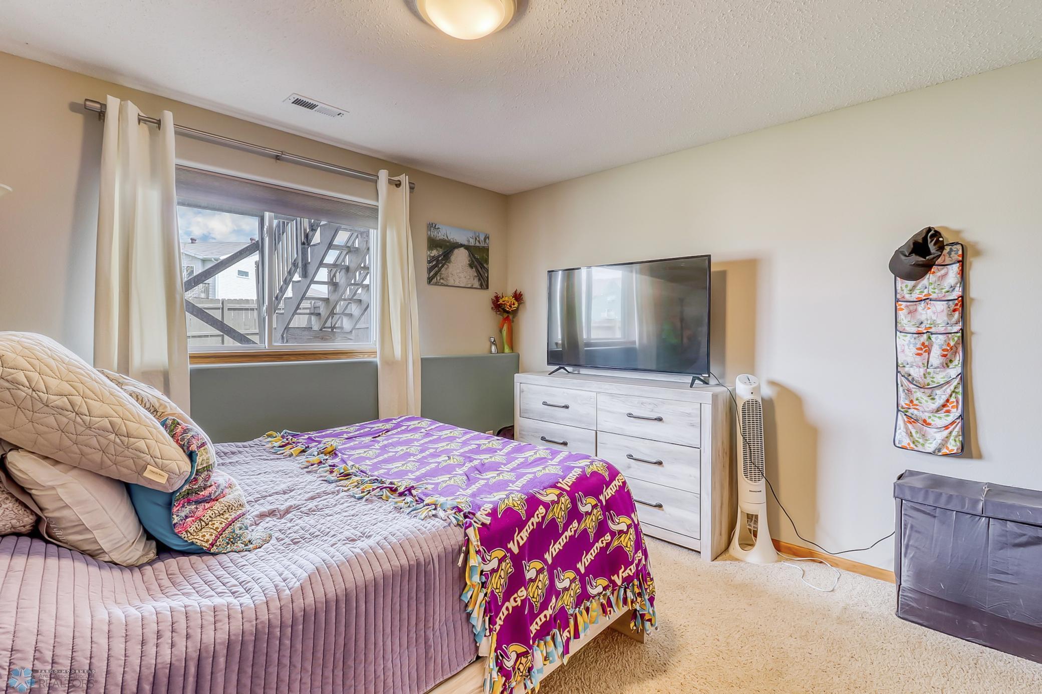 Basement Bedroom2_2.jpg