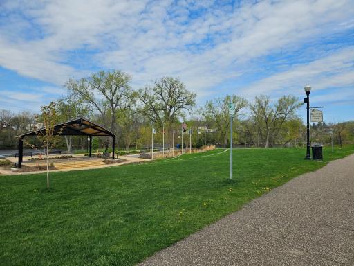 1 block from River Front Memorial Park and miles of trails along the river. .jpg