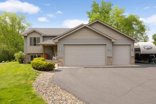 13770 Foxhill Avenue N, Hugo, MN 55038
