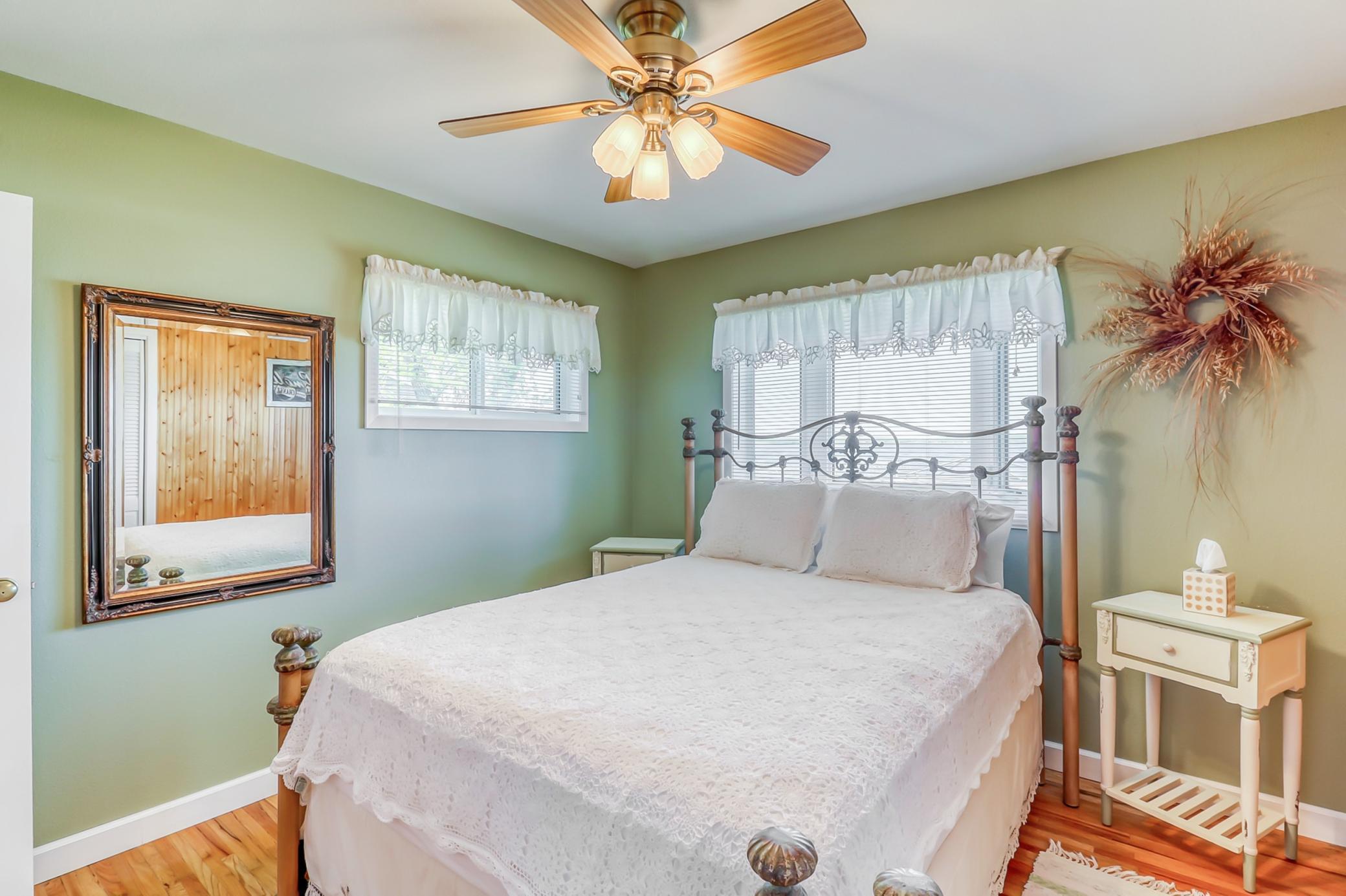 Bedroom1_1.jpg
