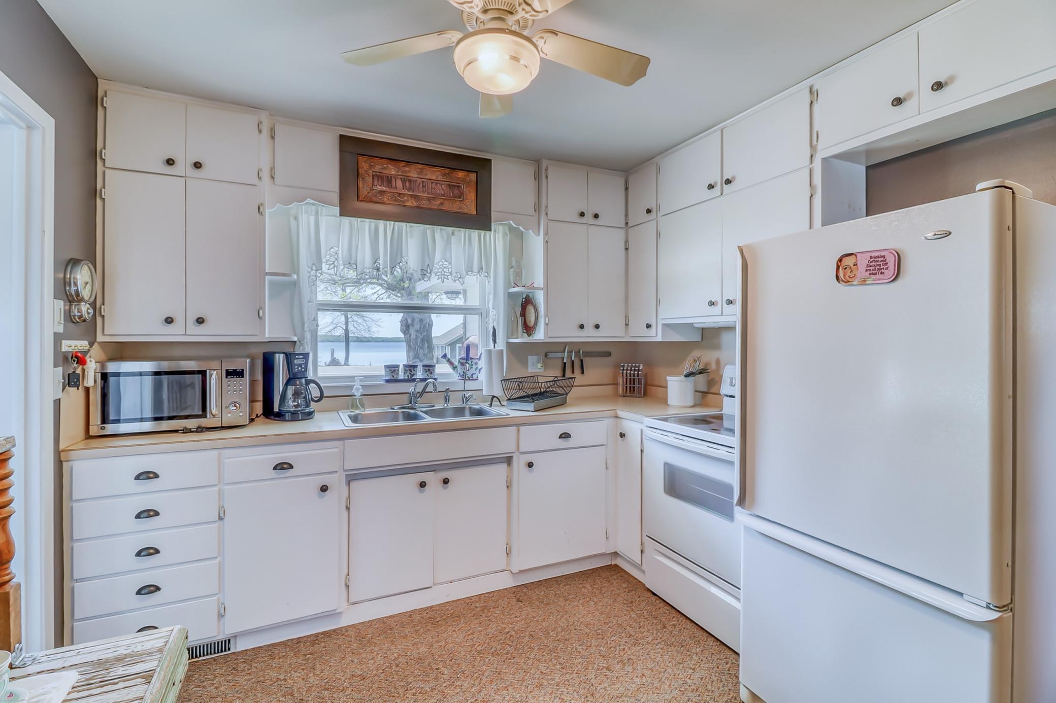 Kitchen1_1.jpg