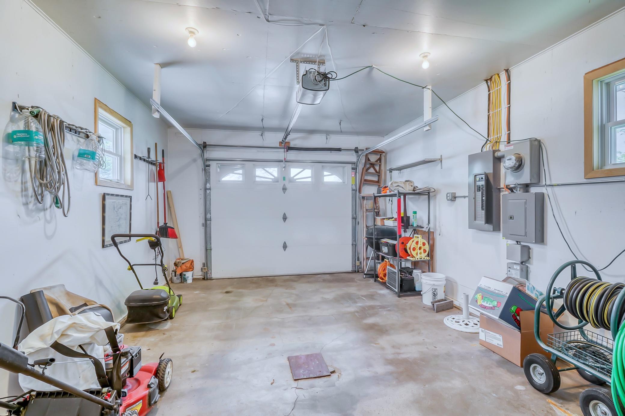 Garage1_1.jpg