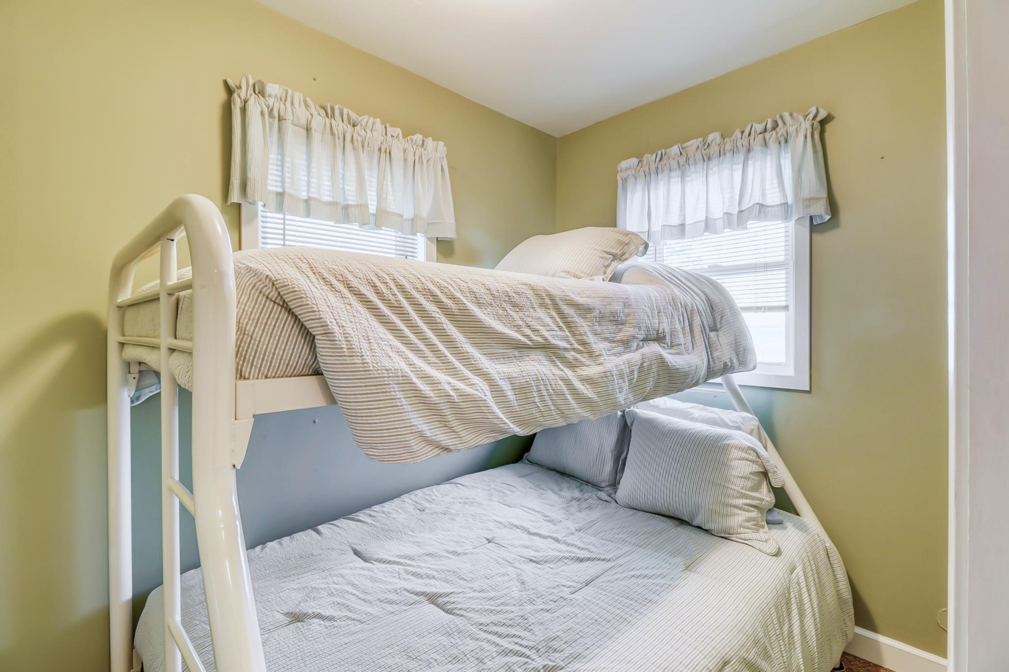 Bedroom2_1.jpg
