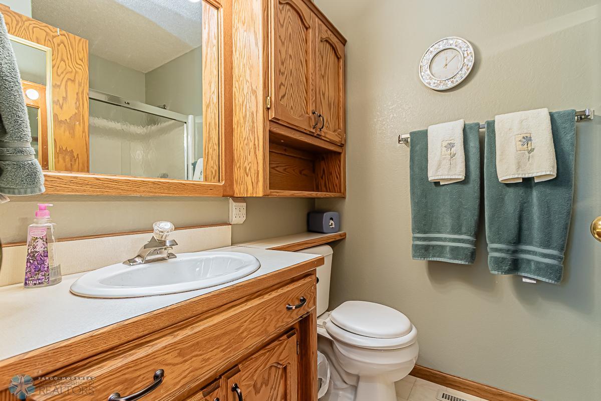 3/4 Mstr Bathroom