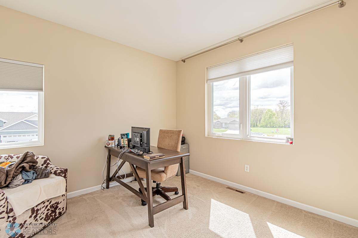 1306 6th St NW, West Fargo, ND 58078-18.jpg
