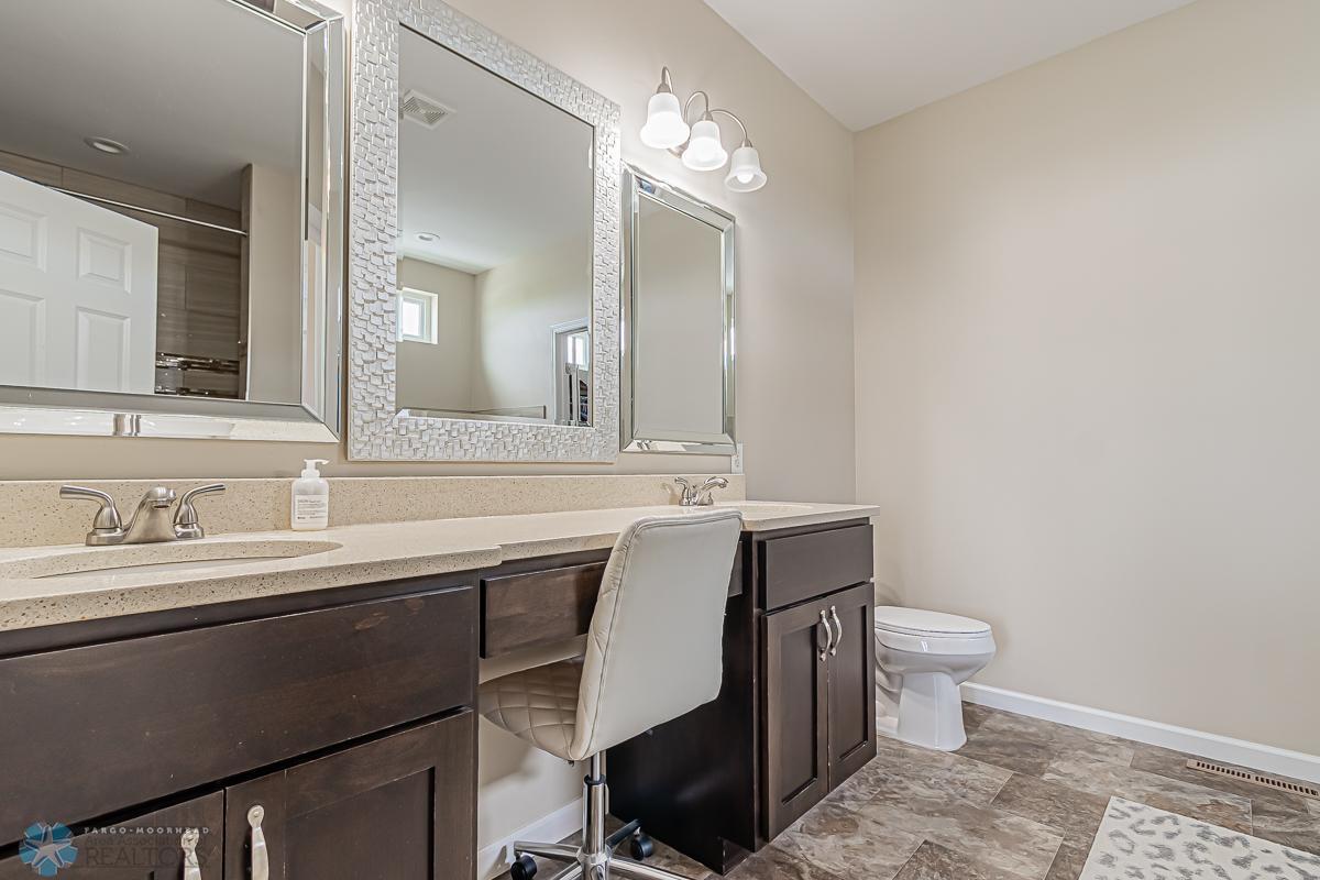 1306 6th St NW, West Fargo, ND 58078-12.jpg