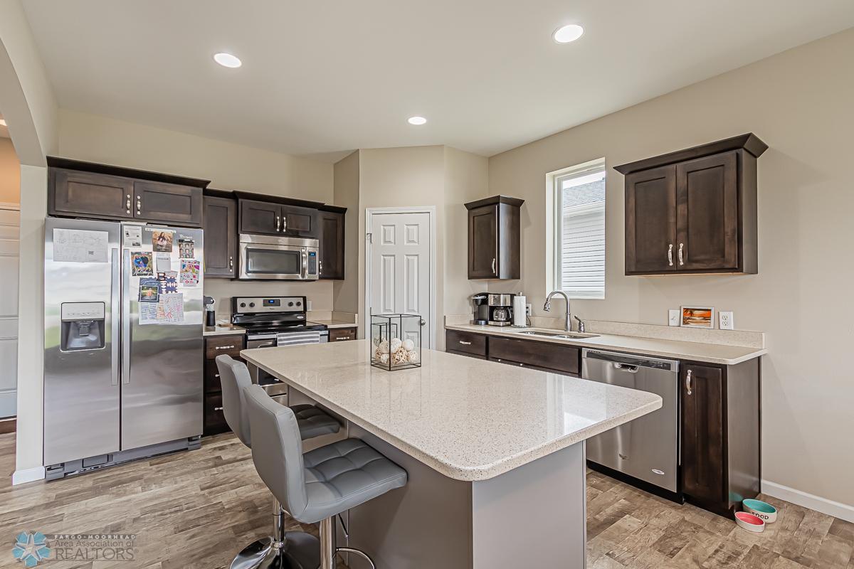 1306 6th St NW, West Fargo, ND 58078-04.jpg
