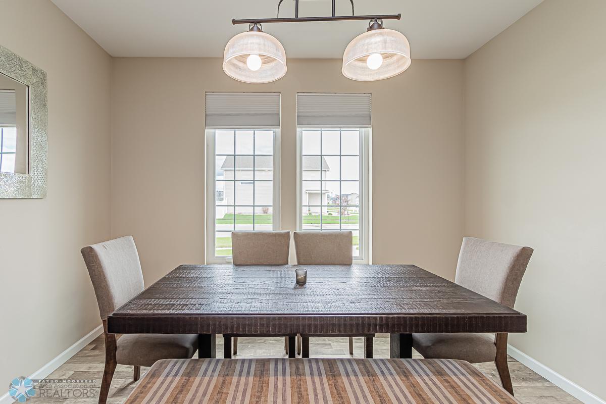 1306 6th St NW, West Fargo, ND 58078-07.jpg