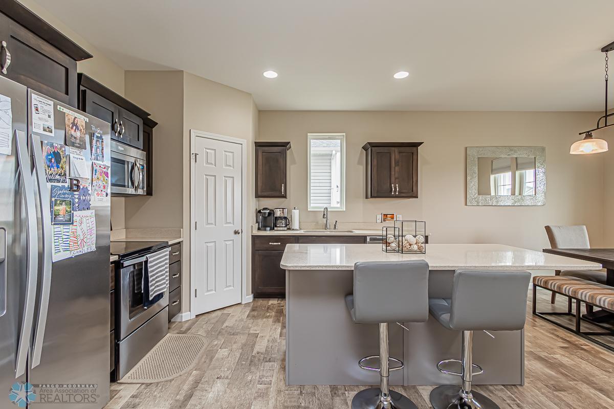 1306 6th St NW, West Fargo, ND 58078-03.jpg