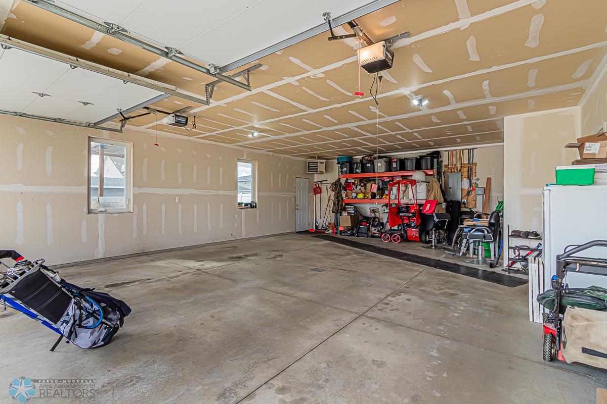 1306 6th St NW, West Fargo, ND 58078-22.jpg