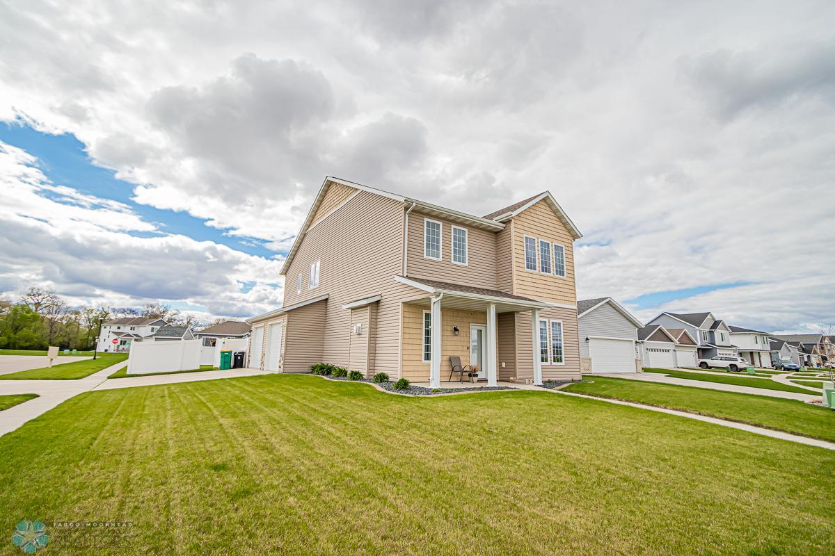 1306 6th St NW, West Fargo, ND 58078-30.jpg