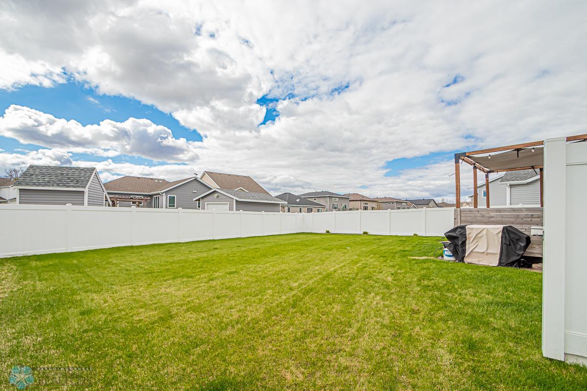 1306 6th St NW, West Fargo, ND 58078-28.jpg