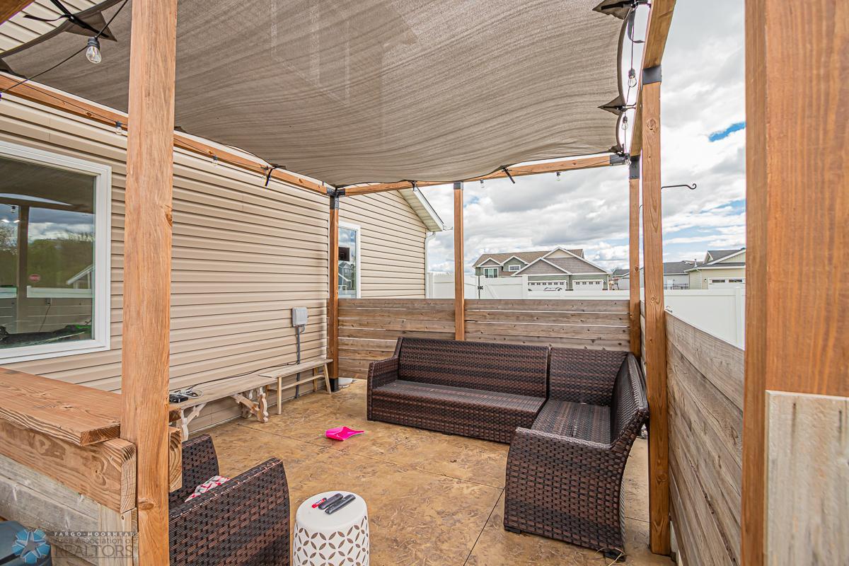 1306 6th St NW, West Fargo, ND 58078-25.jpg