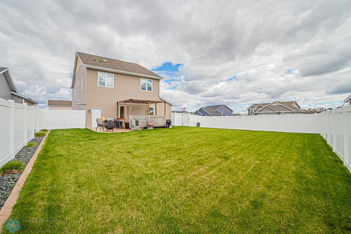 1306 6th St NW, West Fargo, ND 58078-27.jpg