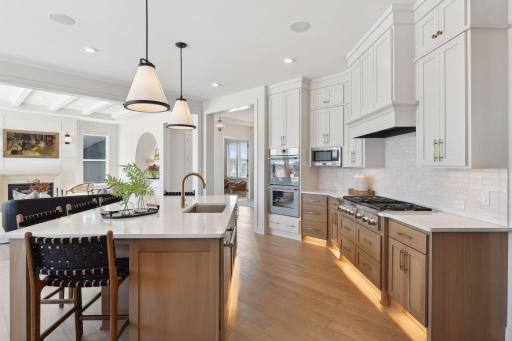 4 Sherwood Trail, North Oaks, MN 55127