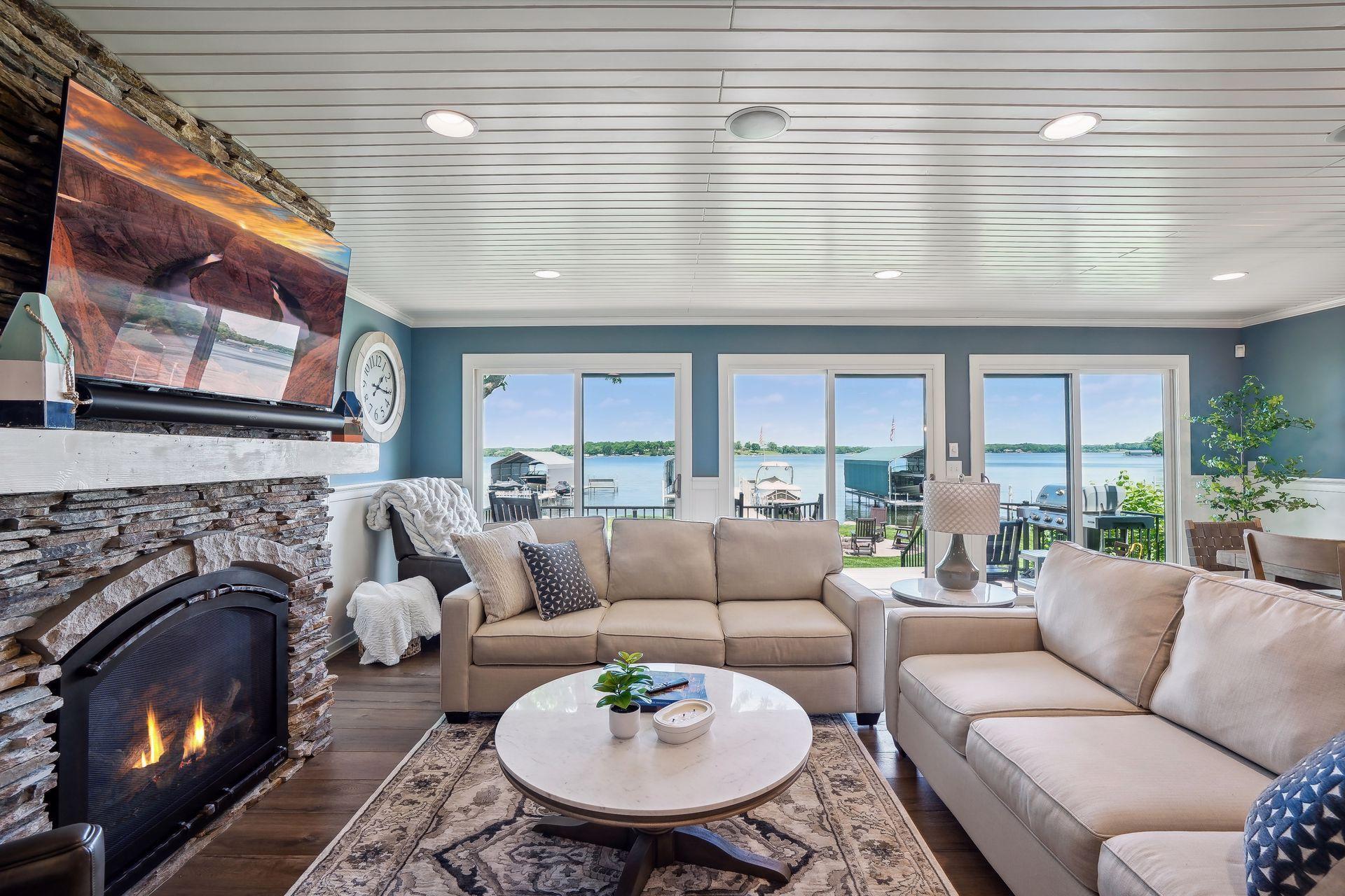 great views from living and dining areas