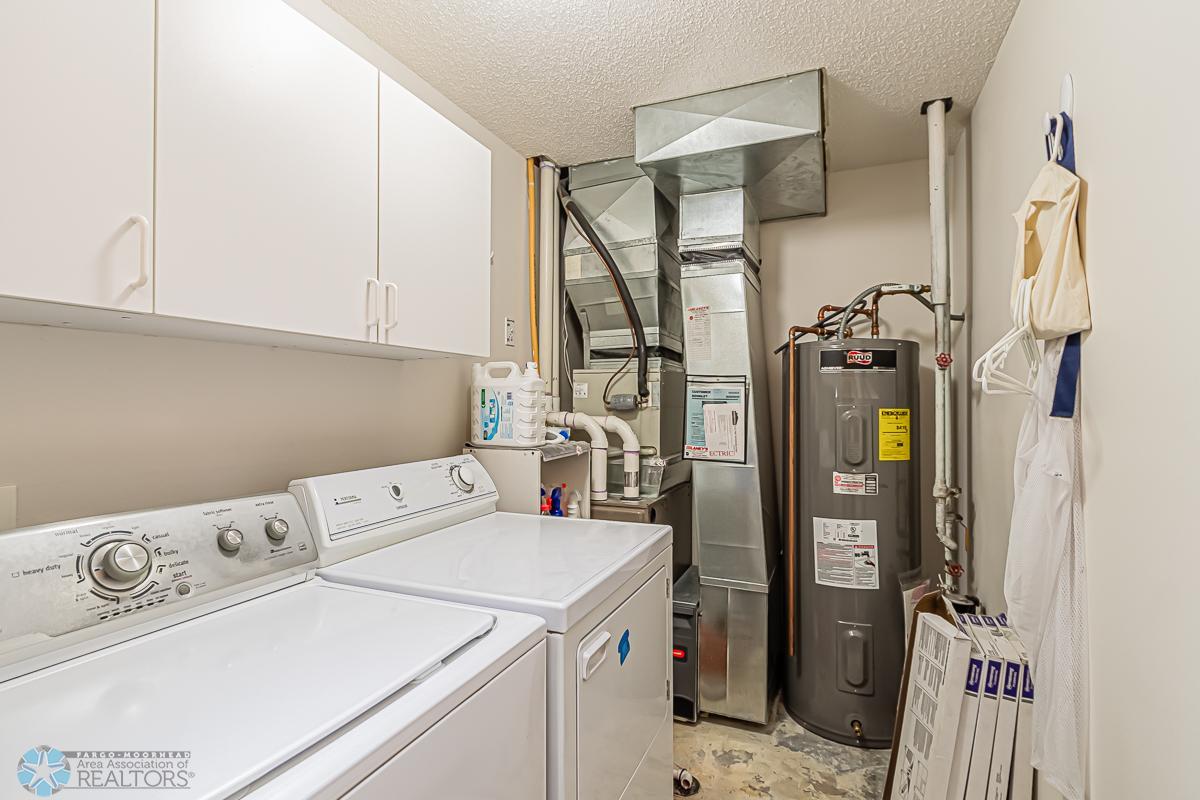 3549 44th Ave SW, Fargo, ND 58104-09.jpg