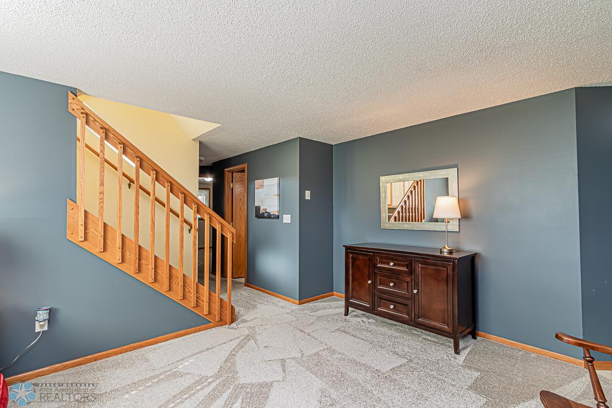 3549 44th Ave SW, Fargo, ND 58104-02.jpg