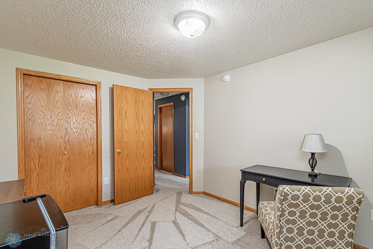 3549 44th Ave SW, Fargo, ND 58104-06.jpg