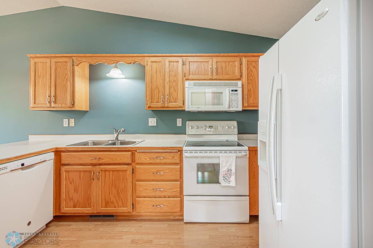 3549 44th Ave SW, Fargo, ND 58104-18.jpg