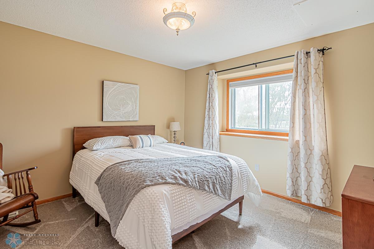 3549 44th Ave SW, Fargo, ND 58104-20.jpg
