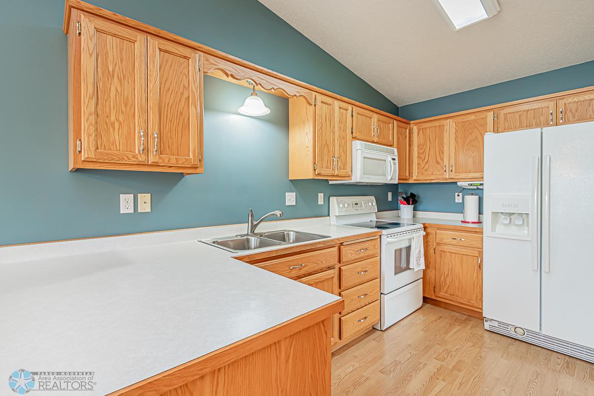 3549 44th Ave SW, Fargo, ND 58104-16.jpg