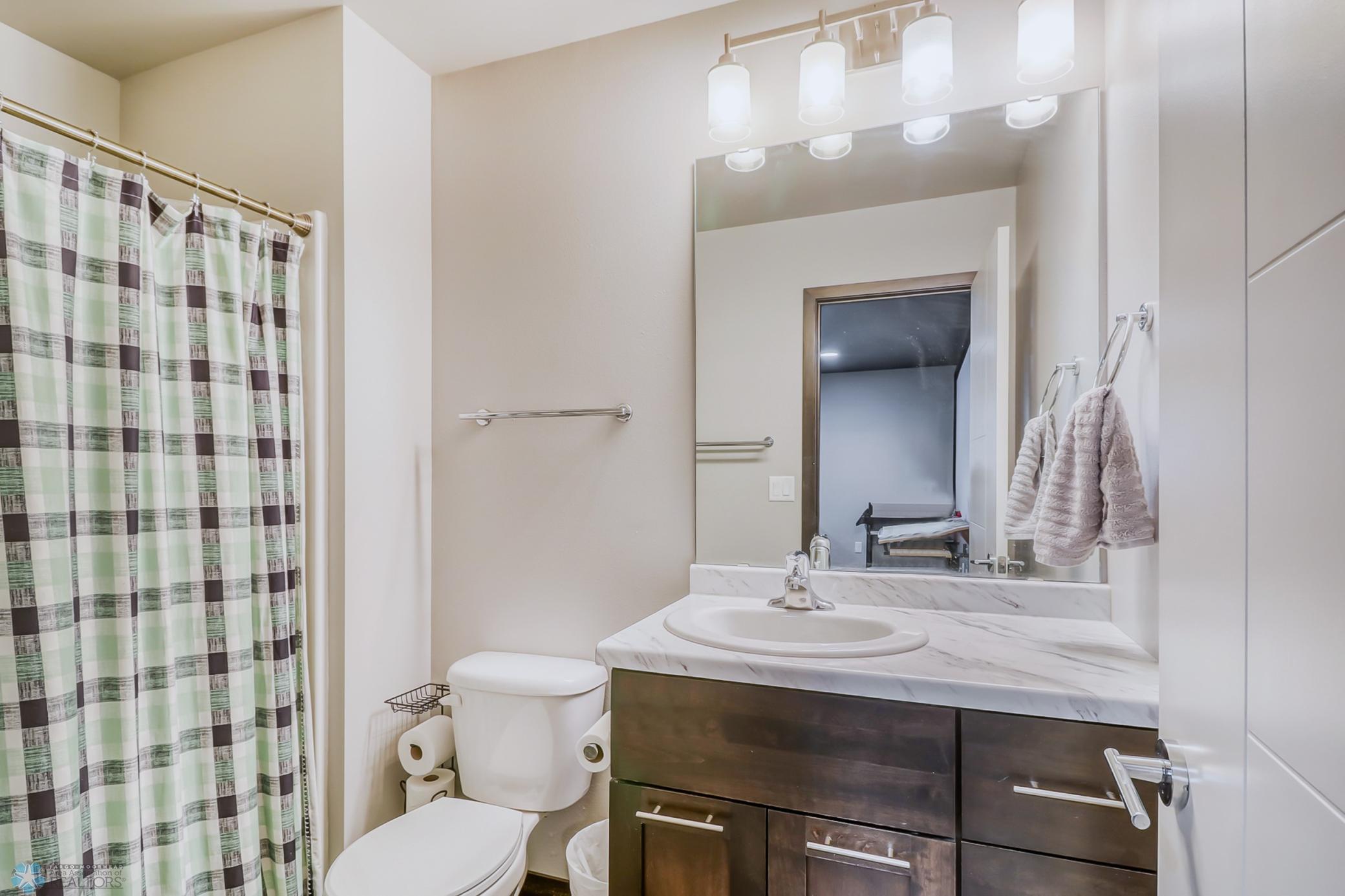 Basement Full Bathroom1_1.jpg