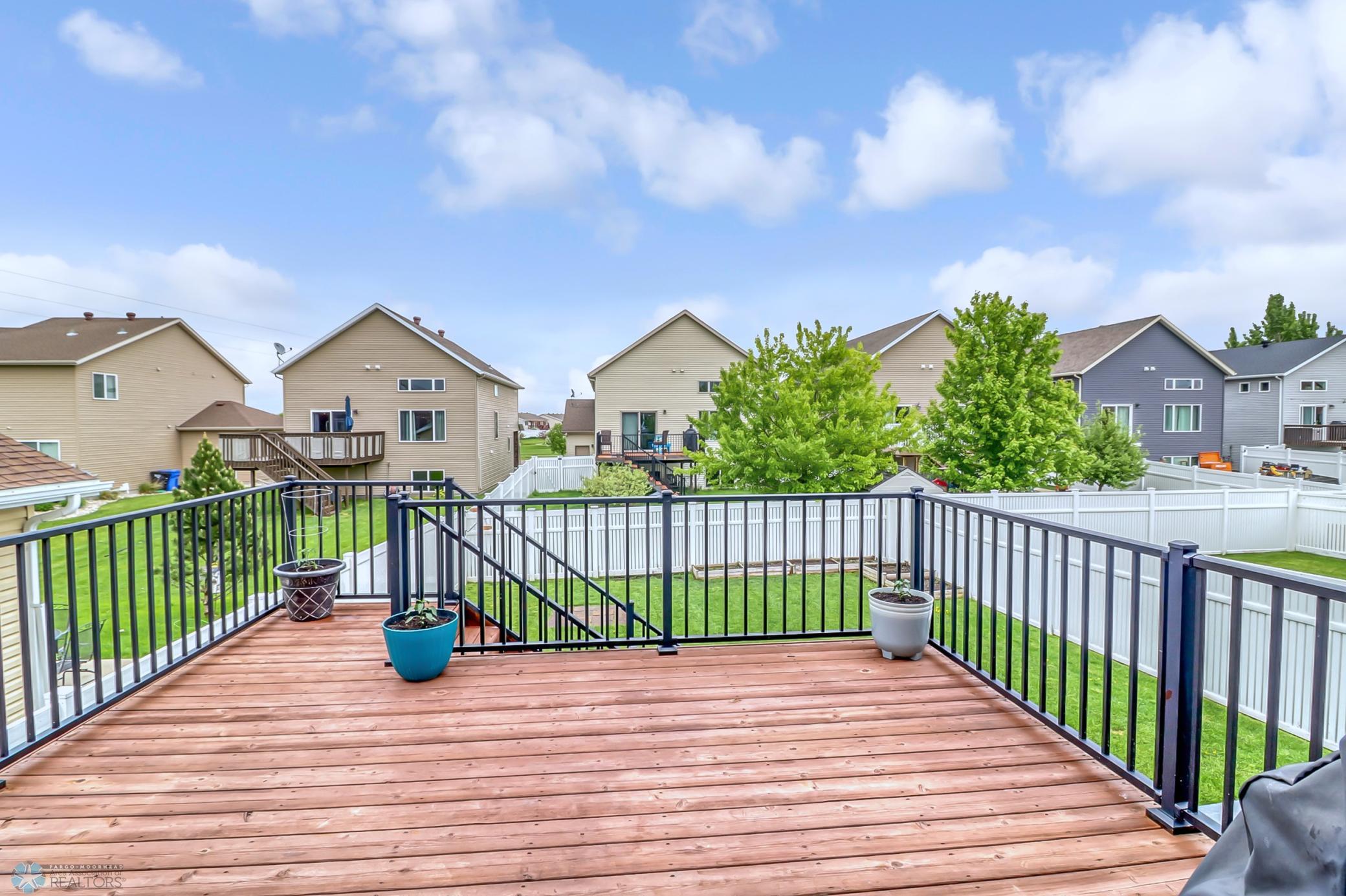 Backyard_Cedar deck1_1.jpg