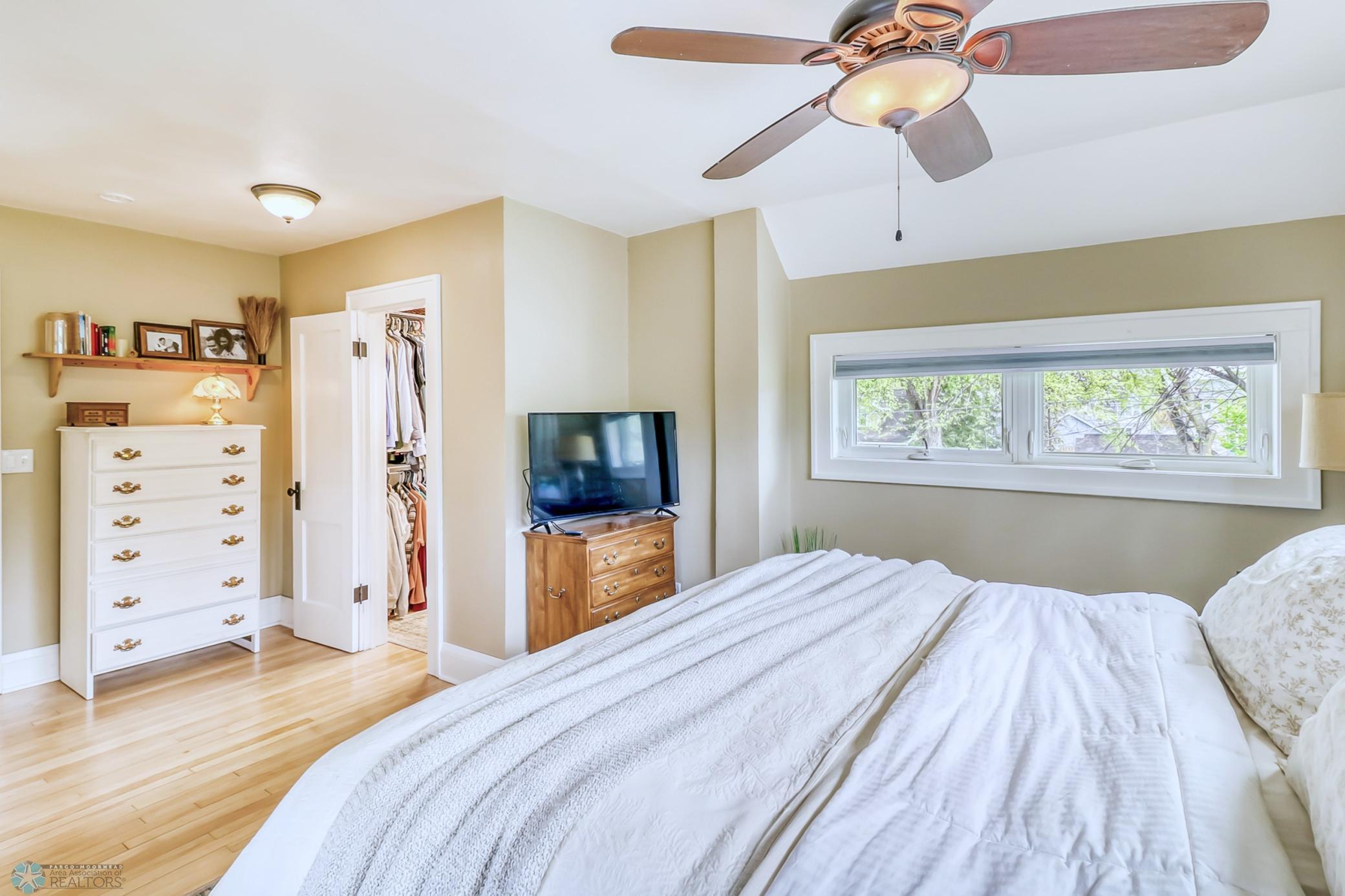 Primary Bedroom1_2.jpg