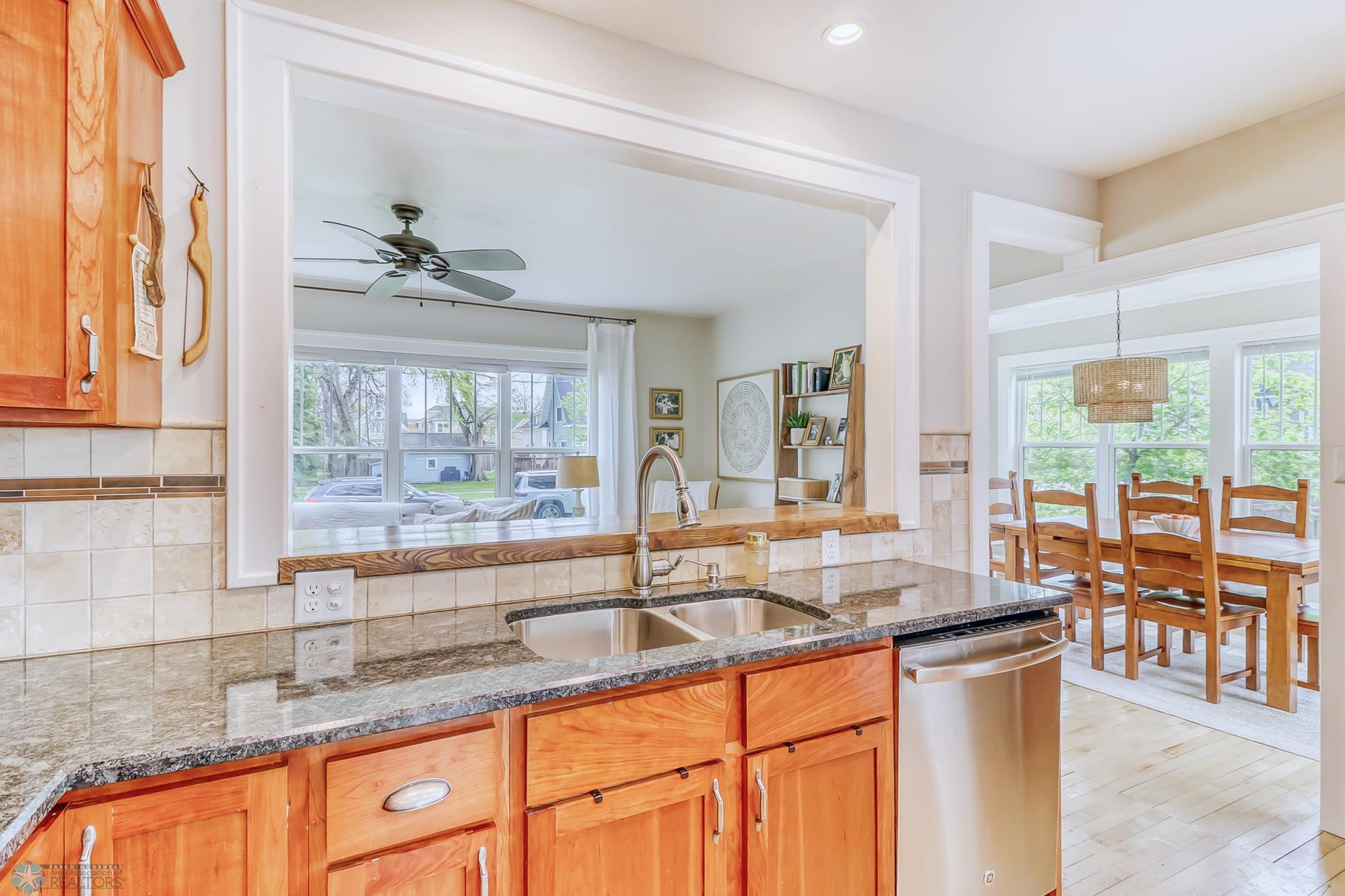 Kitchen1_4.jpg