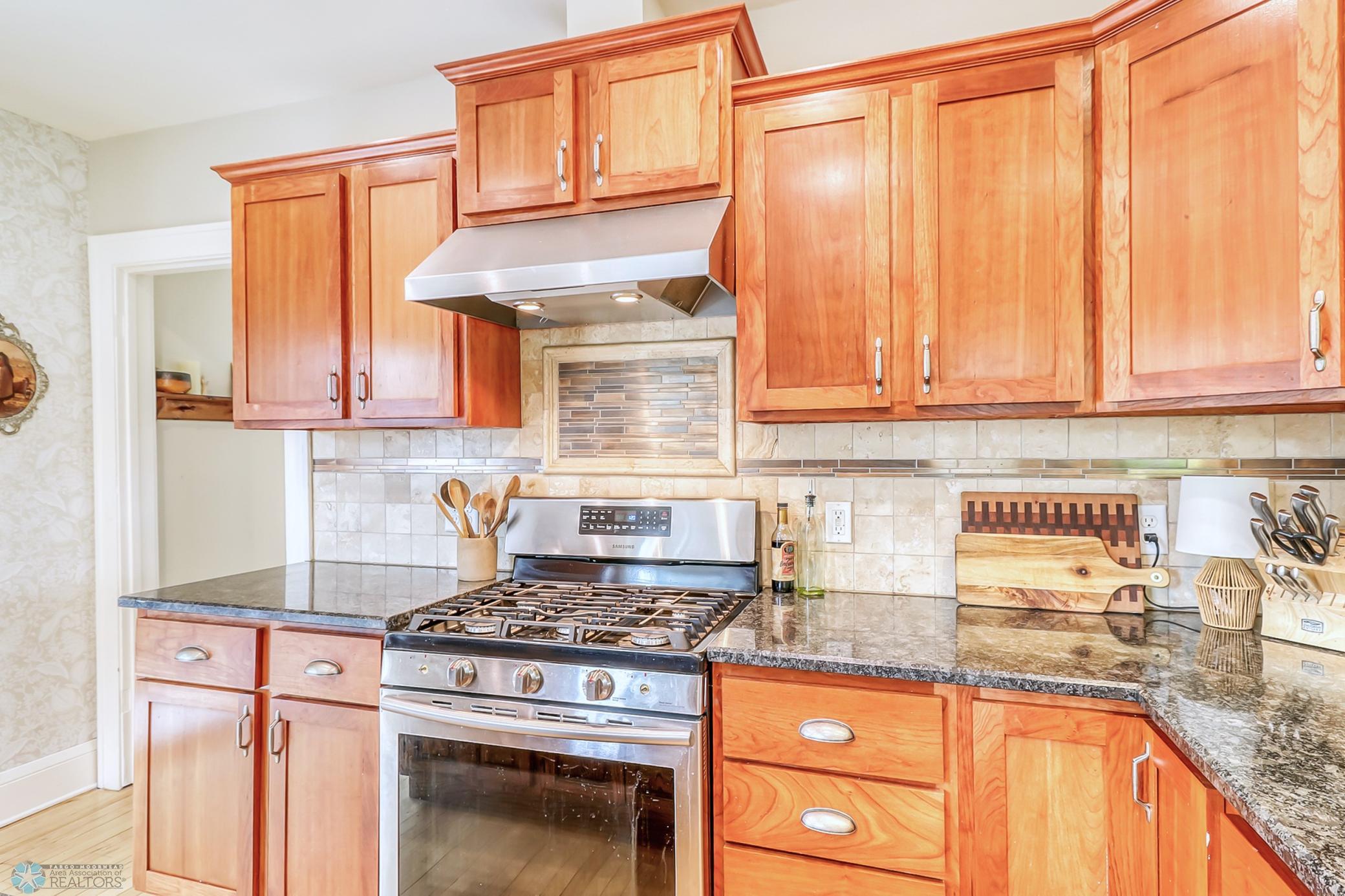 Kitchen1_2.jpg