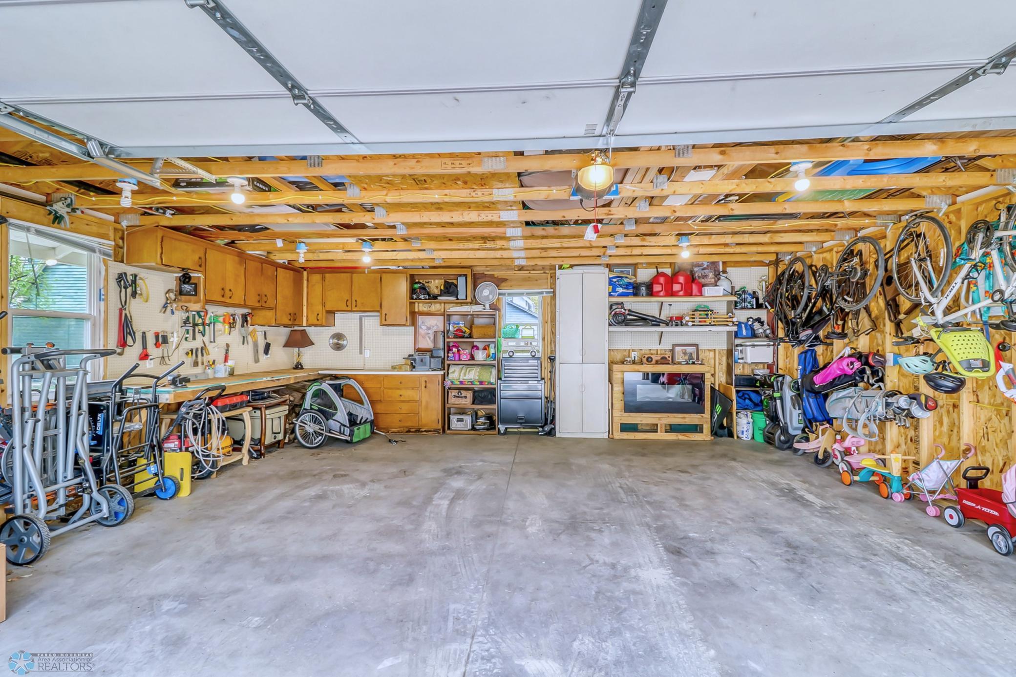 Garage1_1.jpg