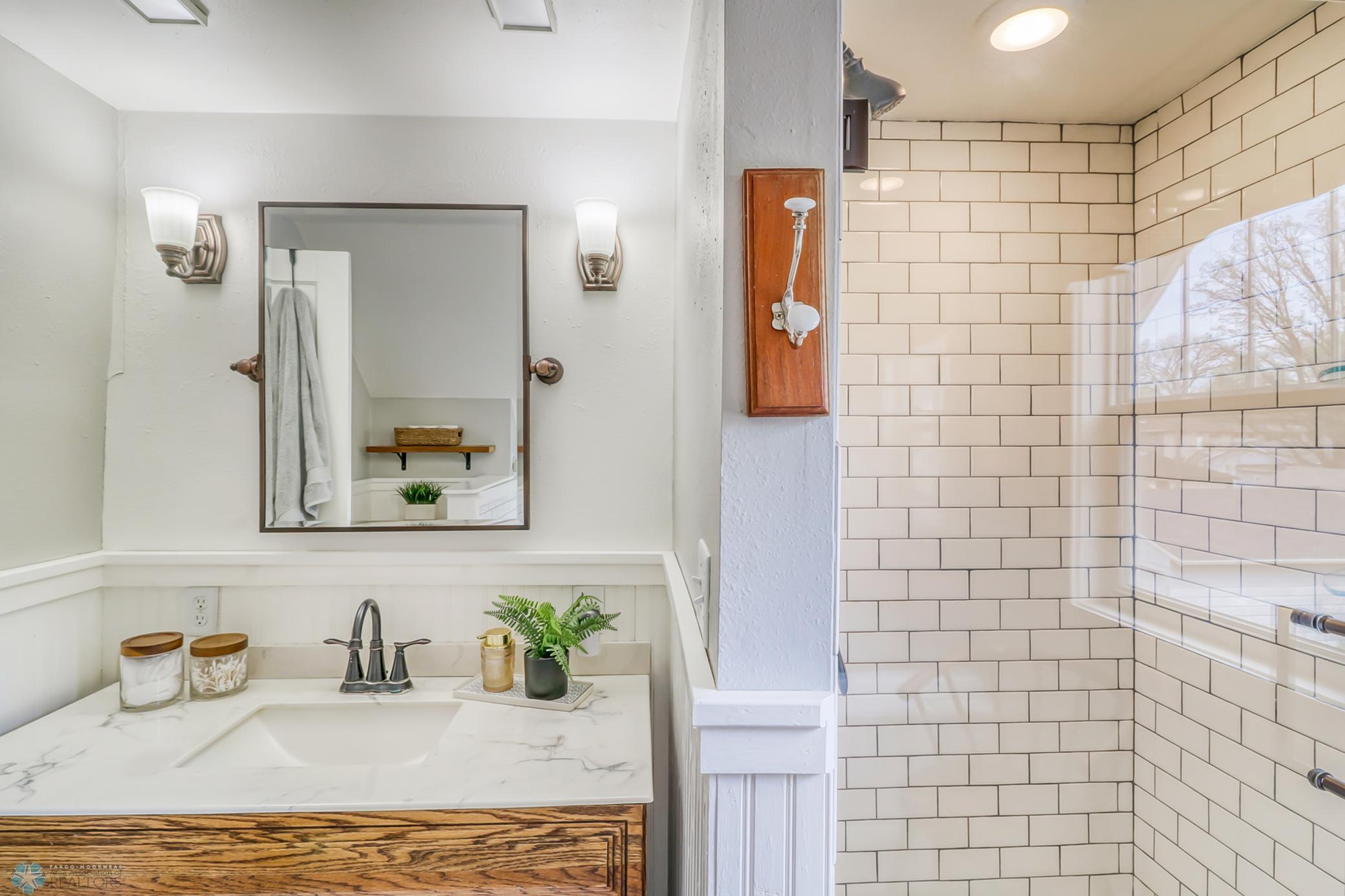 Upstairs Bathroom1_2.jpg