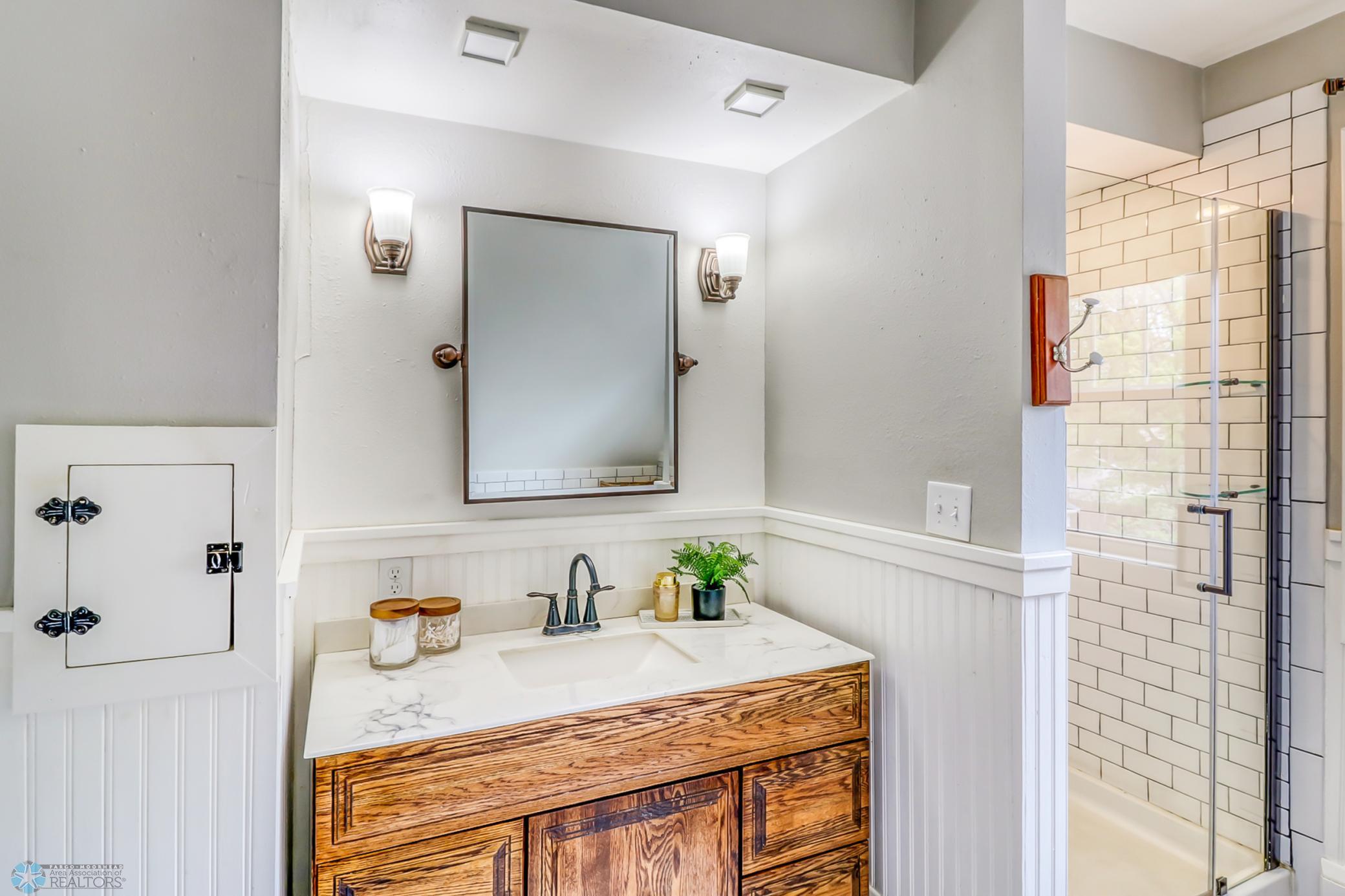 Upstairs Bathroom1_1.jpg