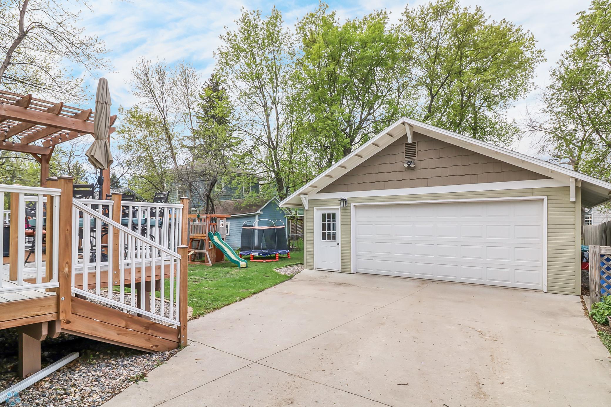 Backyard1_2.jpg