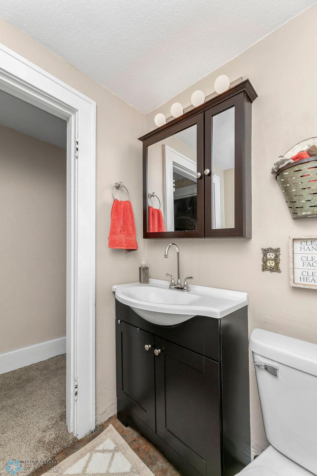 2nd floor bathroom
