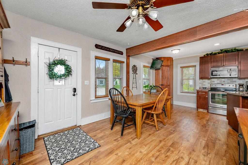 Entry/Dining