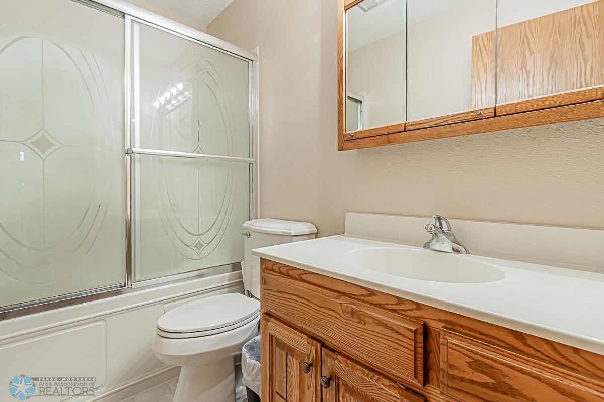 Main Floor Bath - Jetted Tub