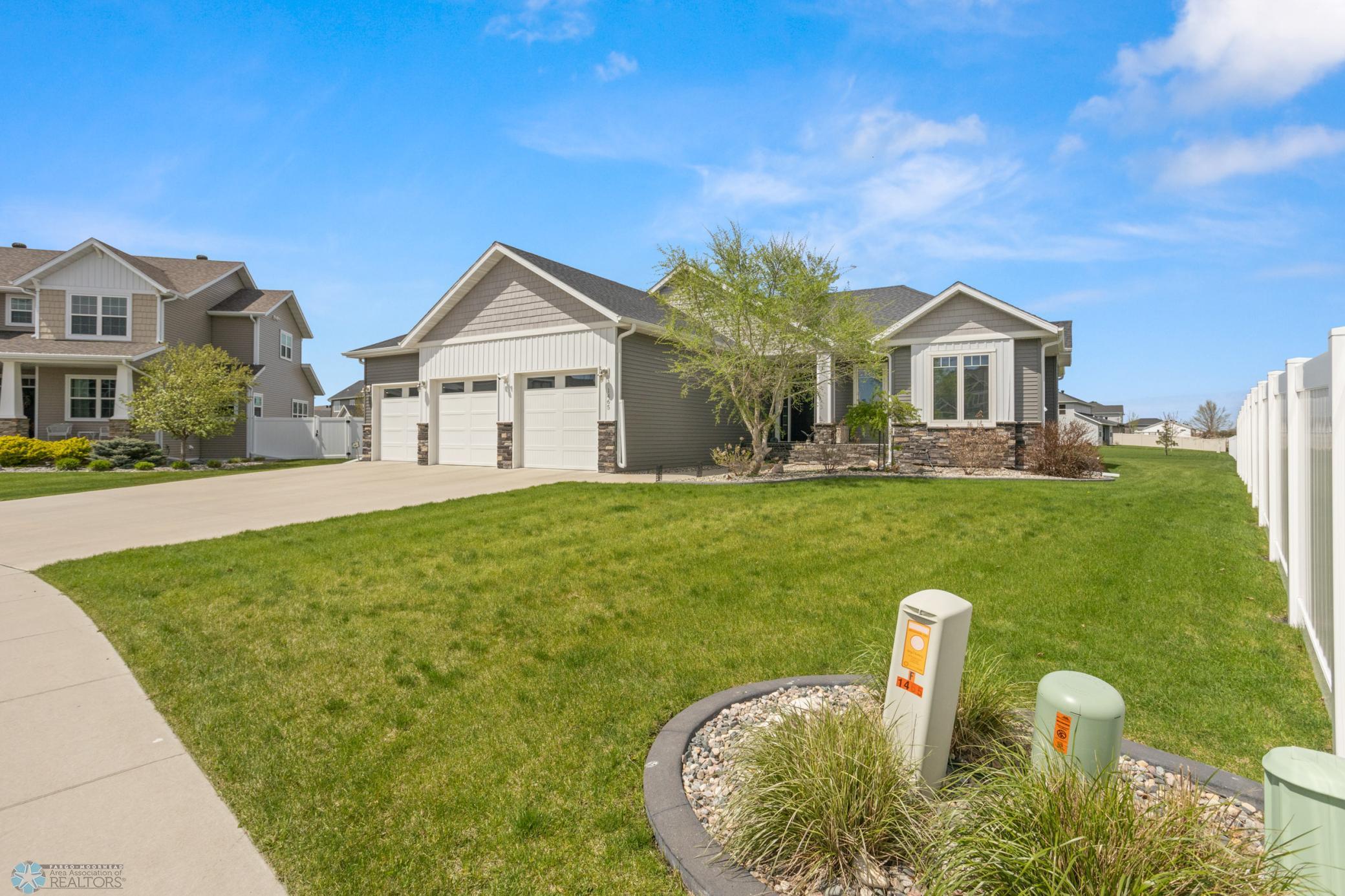 1465 Shawnas Place S Fargo
