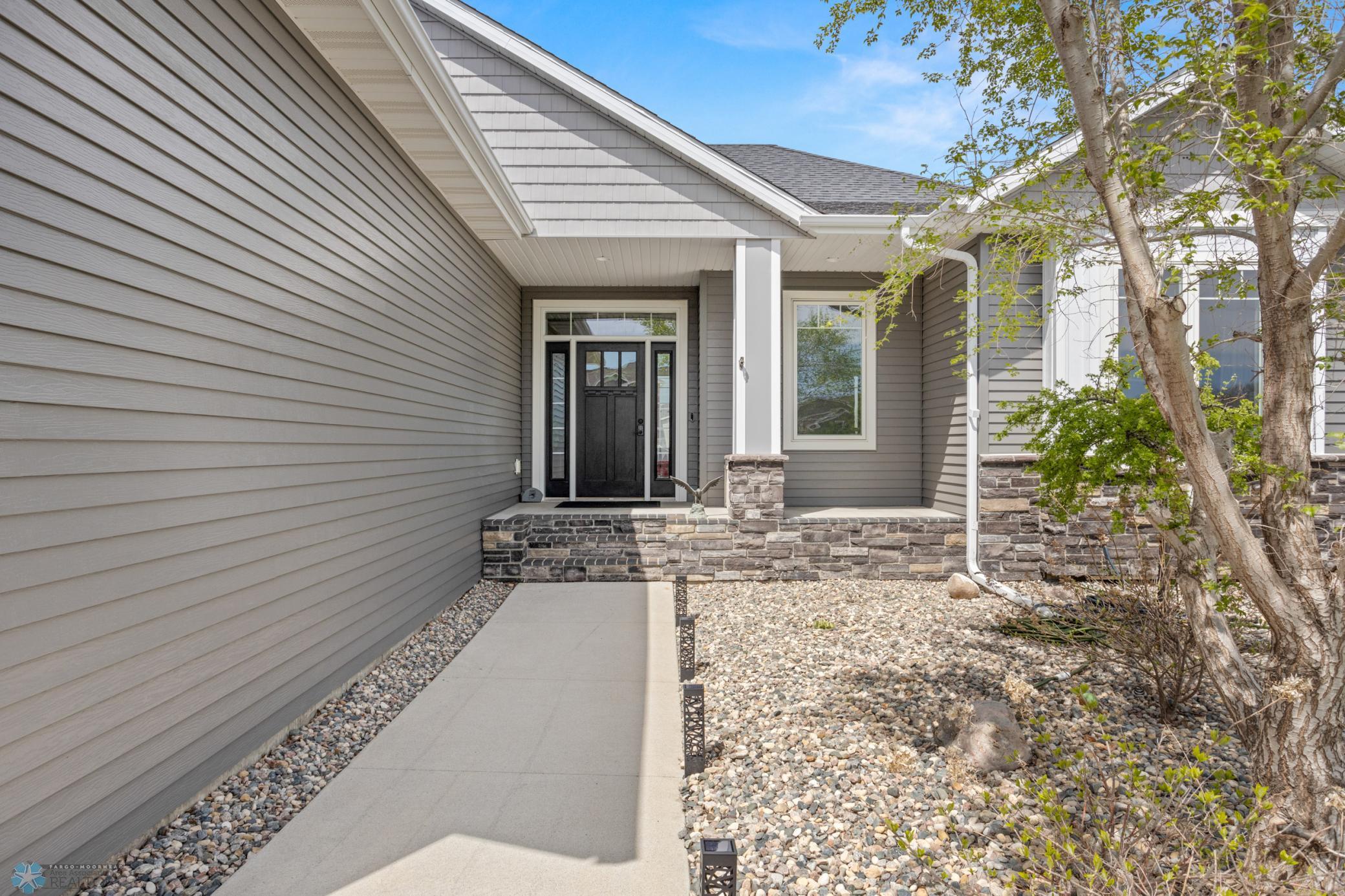 1465 Shawnas Place S Fargo