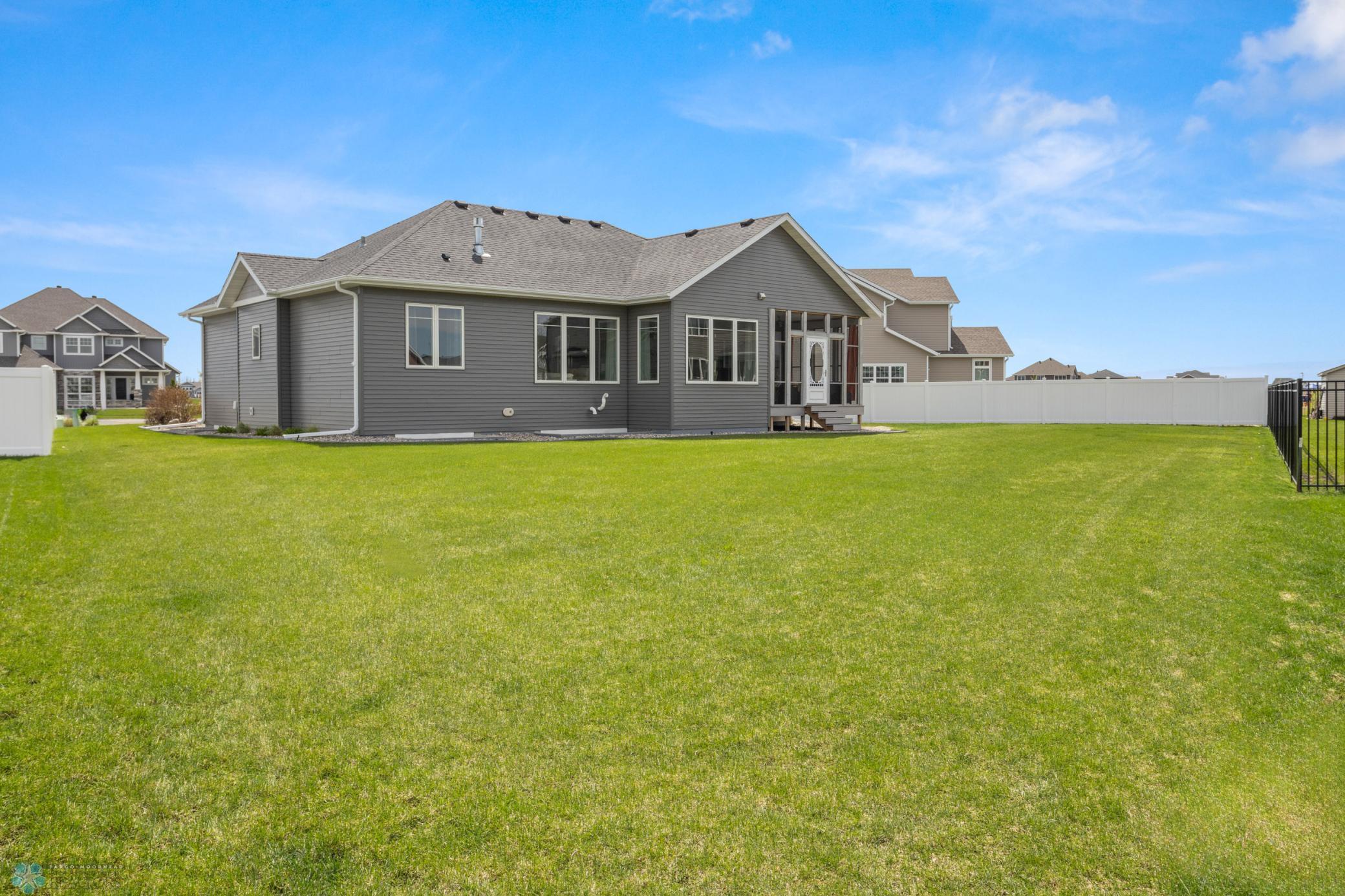 1465 Shawnas Place S Fargo